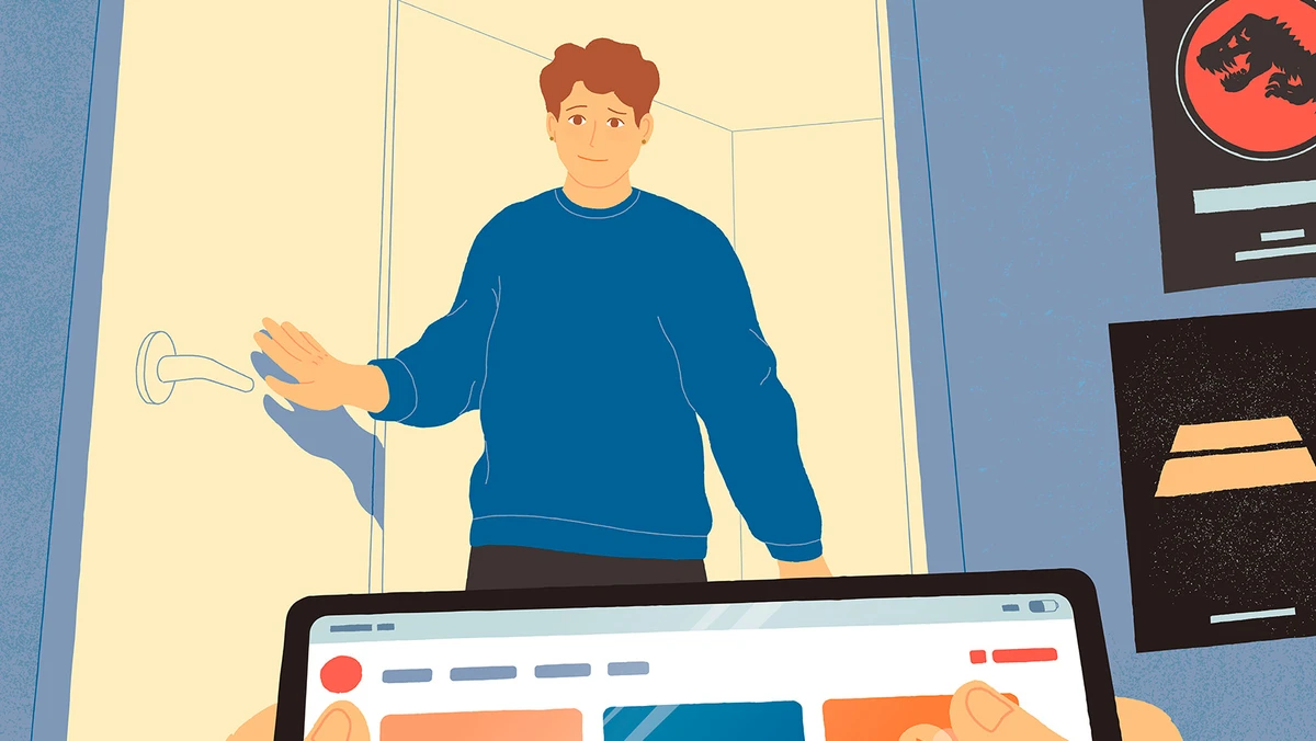 En voksen åbner døren ind til et værelse.